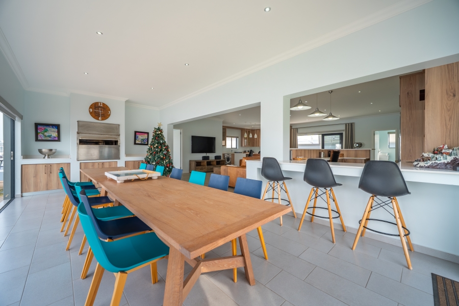 5 Bedroom Property for Sale in Marina Martinique Eastern Cape